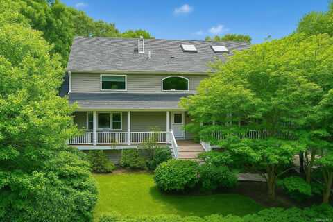 98 Spring Pond Lane, Southampton, NY 11968