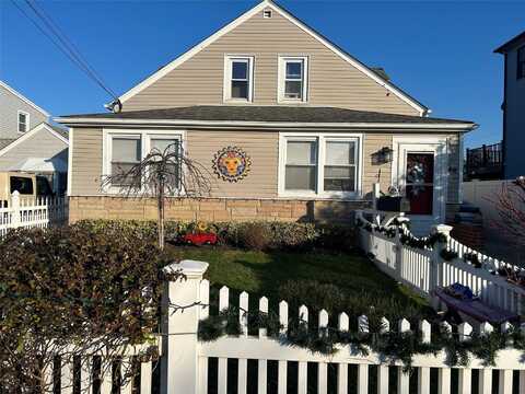 66 Kent Road, Island Park, NY 11558