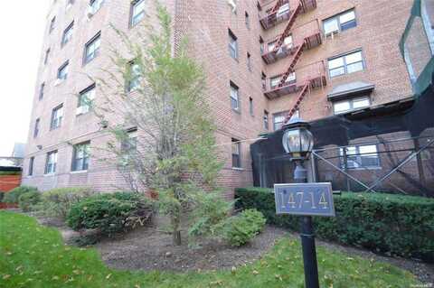 147-14 84, Briarwood, NY 11435