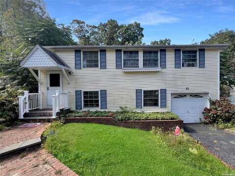 22 Beaver Lane, East Setauket, NY 11733