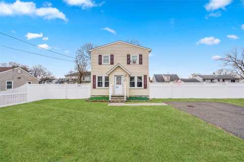 130 Smith Street, Bay Shore, NY 11706