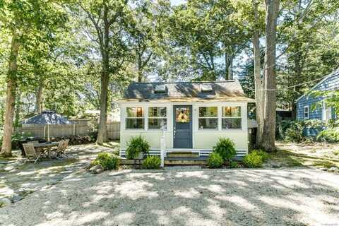 6 Maple Street, Sag Harbor, NY 11963