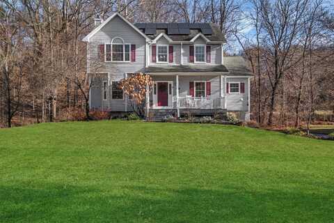 34 Kenzbrit Ct, Poughkeepsie, NY 12603