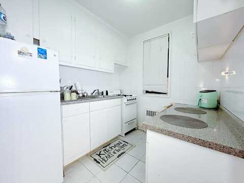 90-11 35th Ave, Jackson Heights, NY 11372