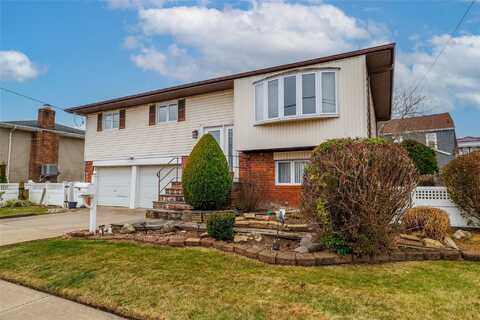 264 Branch Avenue, Freeport, NY 11520