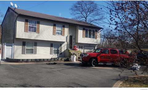 657 Wilson Boulevard, Central Islip, NY 11722