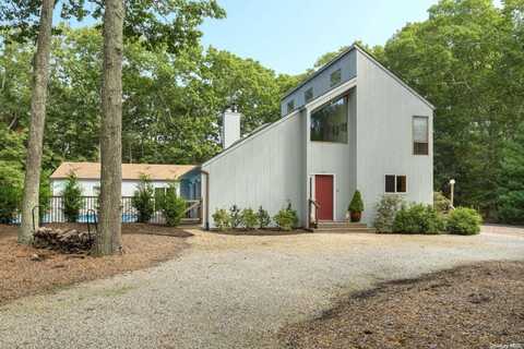 15 Longwoods Lane, East Hampton, NY 11937