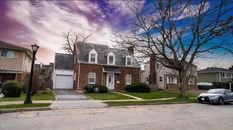 82 Harriman Avenue, Hempstead, NY 11550