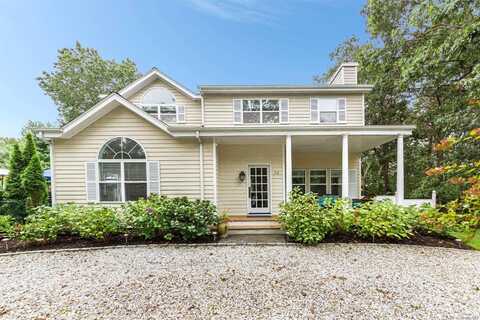 24 Blue Jay Way, East Hampton, NY 11937