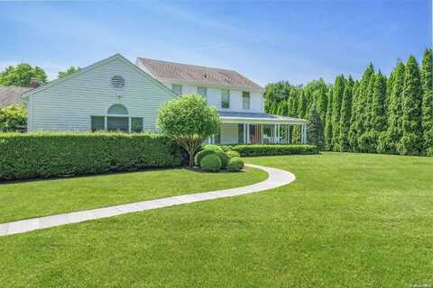 138 Coopers Farm Road, Southampton, NY 11968