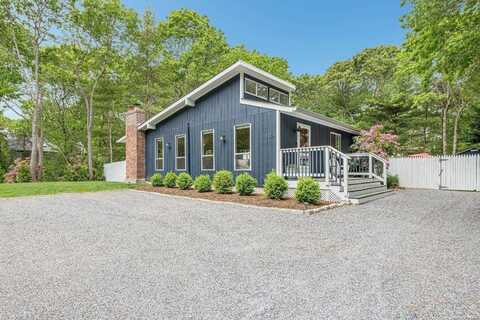 35 Montauk Boulevard, East Hampton, NY 11937