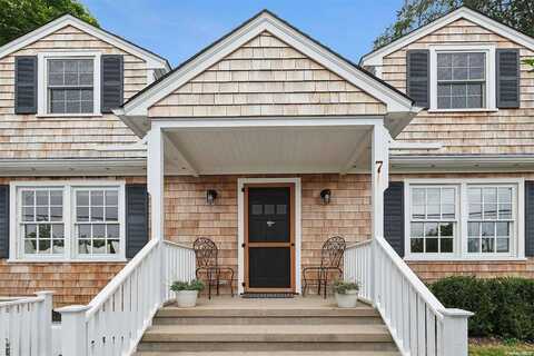 7 Grand Avenue, Shelter Island, NY 11964