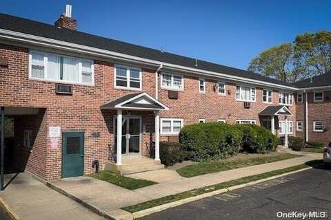 92 South Clinton Avenue, Bay Shore, NY 11706