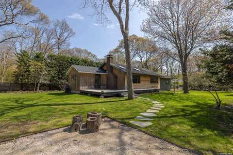 57 Hog Creek Lane, East Hampton, NY 11937