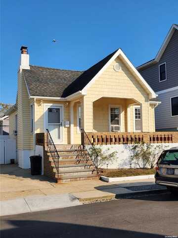 110 Taft Avenue, Long Beach, NY 11561