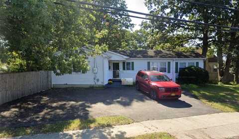 882 Union Boulevard, West Islip, NY 11795