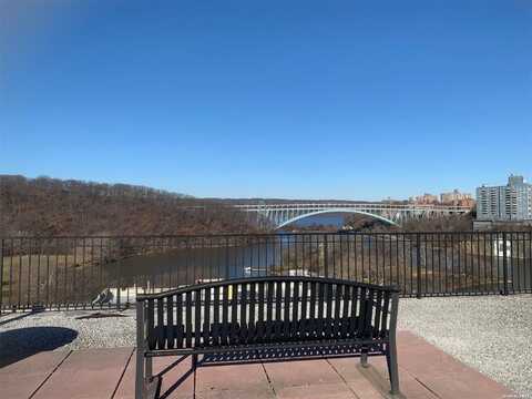 579 W 215 Street, New York (Manhattan), NY 10034