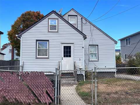 3 Roosevelt Street, Bay Shore, NY 11706