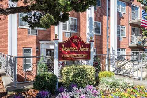 250 N. Village Avenue, Rockville Centre, NY 11570