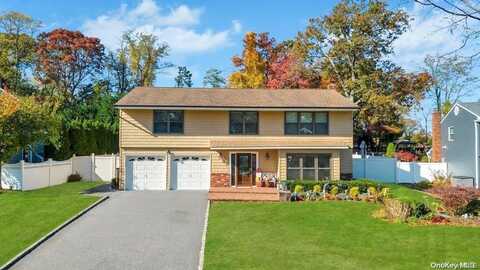 34 Apple Tree Drive, Hauppauge, NY 11788