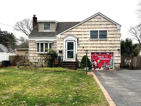 22 Bay 2nd Street, Islip, NY 11751