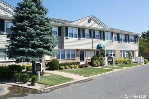 1355 Roanoke Avenue, Riverhead, NY 11901