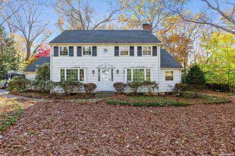 18 Highwood Road, Setauket, NY 11733