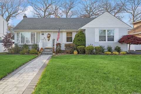 984 Barrie Avenue, Wantagh, NY 11793