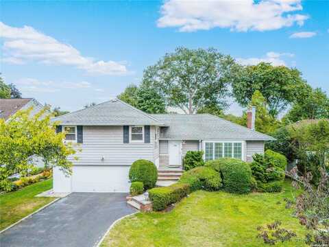 64 Melanie Lane, Syosset, NY 11791