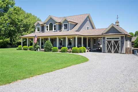 716 Herricks Lane, Jamesport, NY 11947