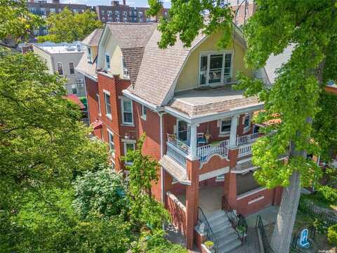 244 E 3rd Street, Brooklyn, NY 11218