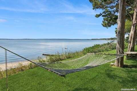 1487 Peconic Bay Boulevard, Laurel, NY 11948