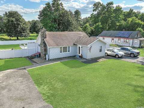 160 Sunnyside Road, Clay, NY 12804