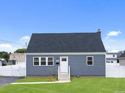 169 W 20th Street, Deer Park, NY 11729