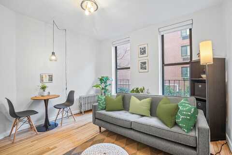 520 W 50th Street, New York (Manhattan), NY 10019