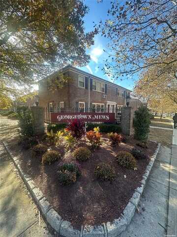 67-58 152nd St, Flushing, NY 11367