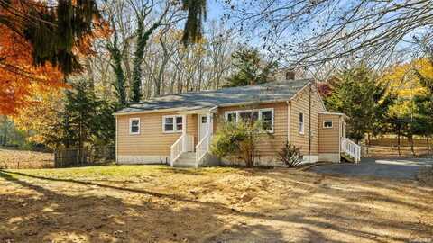 55 Tallwood Lane, Mattituck, NY 11952