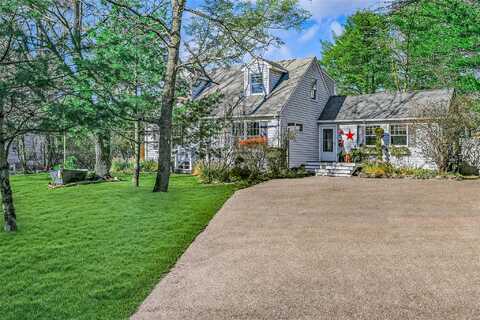 20 Bowditch, Shelter Island, NY 11964