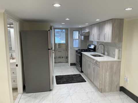 7508 Utopia Pkwy, Fresh Meadows, NY 11366