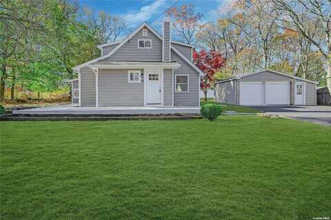 32 Lincoln Avenue, Port Jefferson Station, NY 11776