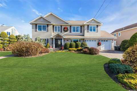 41 Lighthouse Road, Babylon, NY 11702