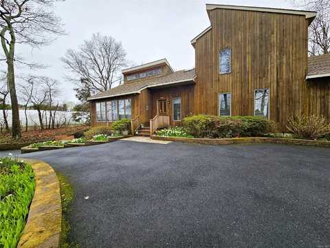 1572 Middle Road, Calverton, NY 11933