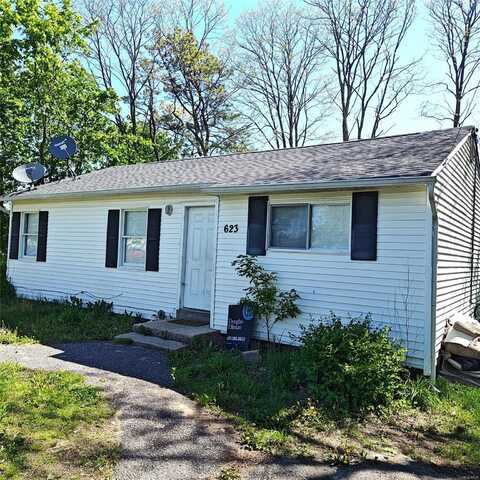 623 Meade Avenue, Bellport, NY 11713