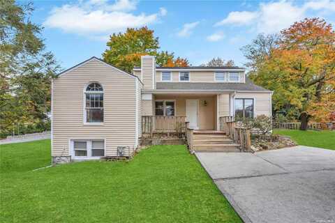 5 Wolf Hill Road, Huntington Station, NY 11746