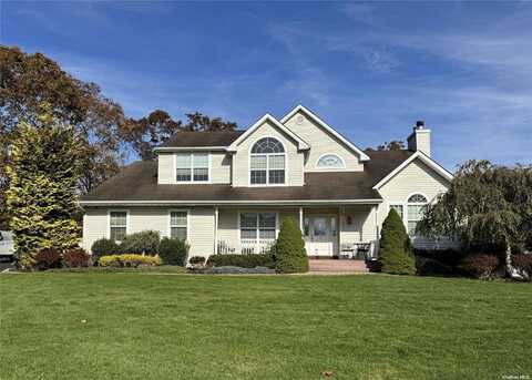 11 Sherri Court, Speonk, NY 11972