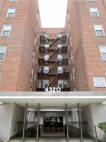 4320 Van Cortlandt Park E, Bronx, NY 10470