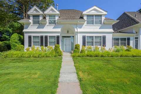 545 Hampton Road, Southampton, NY 11968