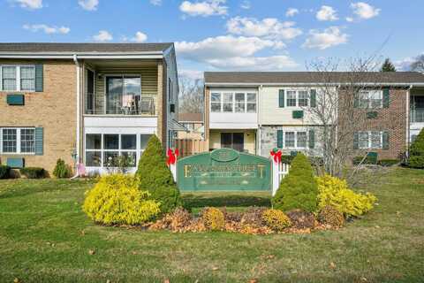 215 E Main Street, East Islip, NY 11730