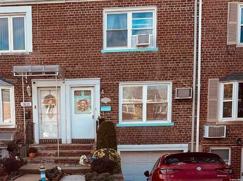 86-30 256th Street, Floral Park, NY 11001