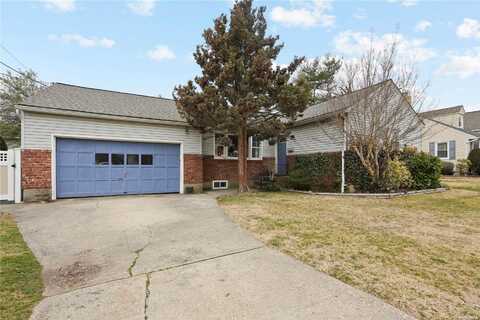 27 W Woodbine Drive, Freeport, NY 11520